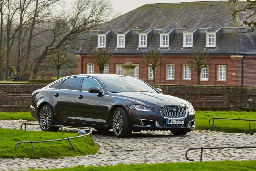  Jaguar XJ L Autobiography 2015 года  (WW) (фото 2 из 23)